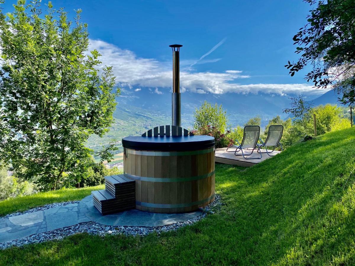 Eco Lodge With Jacuzzi And View In The Swiss Alps Grône Exterior foto